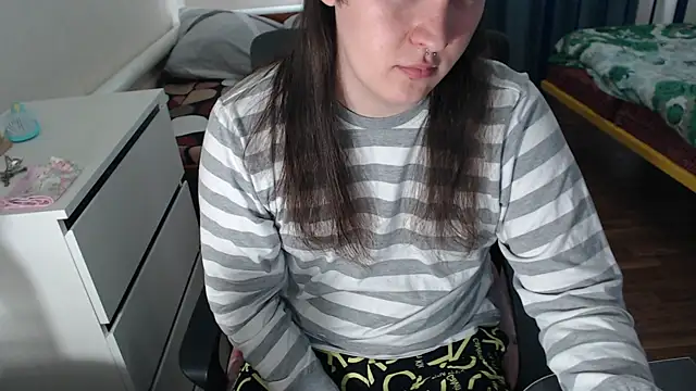 EvaMiron online show from 10-10-25, 10:27