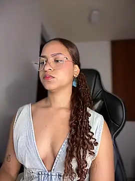 gretta kler1 online show from 03-13-25, 02:23