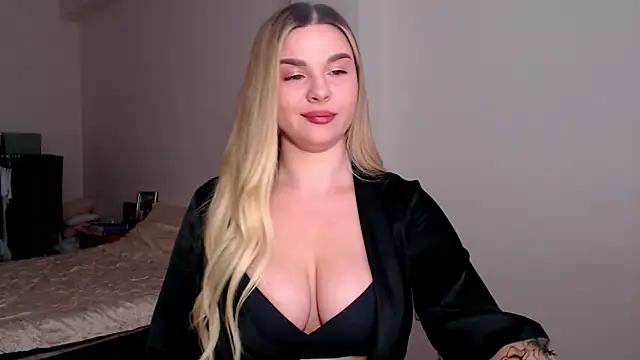 Snapshot of MiaMurMur chatting on 03-03-26, 10:55 MiaMurMur online show from 03-03-26, 10:55