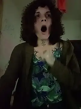 Snapshot of SuccubusTatuada chatting on 11-06-25, 11:53 SuccubusTatuada online show from 11-06-25, 11:53