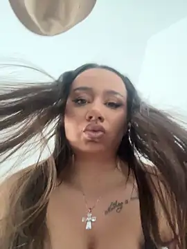 deliaroyal online show from 10-29-25, 10:58