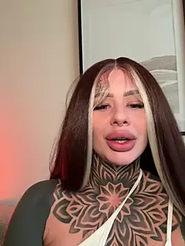 Snapshot of bambixboo chatting on 03-03-25, 03:11 bambixboo online show from 03-03-25, 03:11