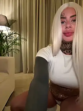 Snapshot of bambixboo chatting on 10-12-25, 07:48 bambixboo online show from 10-12-25, 07:48