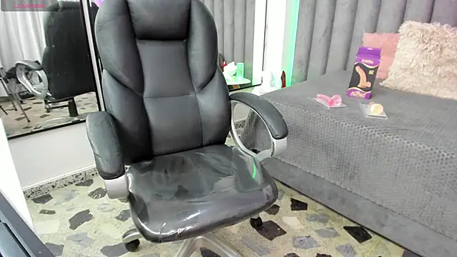 natalia curvy1 online show from 03-17-25, 06:11