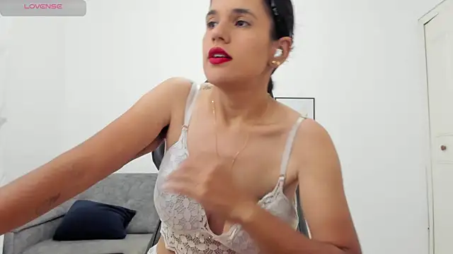 Snapshot of natalia_curvy1 chatting on 06-23-26, 05:33 natalia curvy1 online show from 06-23-26, 05:33