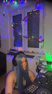 kinkygirl420x online show from 12-19-25, 07:27