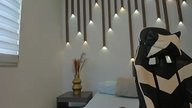 megan cooper28 online show from 12-05-25, 07:45