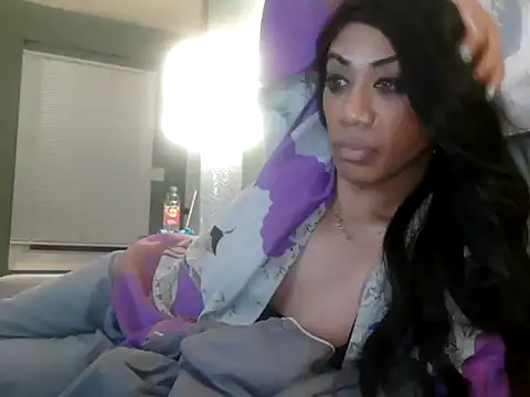 Snapshot of CaramelDipper chatting on 07-04-26, 06:42 CaramelDipper online show from 07-04-26, 06:42