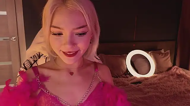 Snapshot of SandraBoyl chatting on 03-15-25, 01:19 SandraBoyl online show from 03-15-25, 01:19