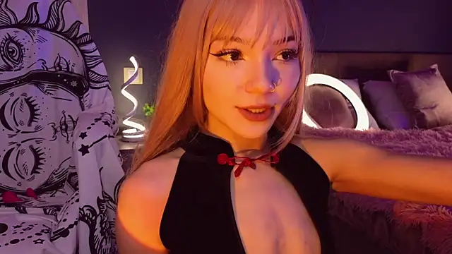 Snapshot of SandraBoyl chatting on 03-03-25, 01:17 SandraBoyl online show from 03-03-25, 01:17