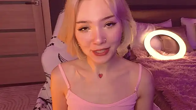 Snapshot of SandraBoyl chatting on 02-04-25, 04:15 SandraBoyl online show from 02-04-25, 04:15