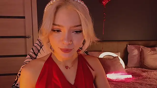 Snapshot of SandraBoyl chatting on 03-14-25, 01:05 SandraBoyl online show from 03-14-25, 01:05