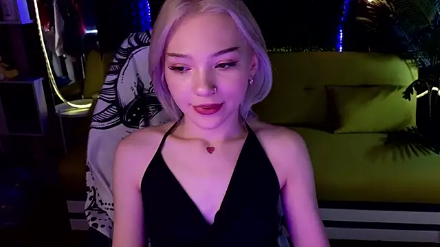 Snapshot of SandraBoyl chatting on 01-19-25, 04:44 SandraBoyl online show from 01-19-25, 04:44