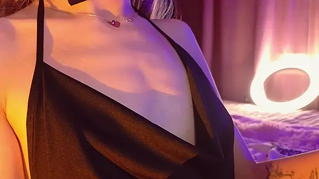 Snapshot of SandraBoyl chatting on 03-03-25, 07:24 SandraBoyl online show from 03-03-25, 07:24