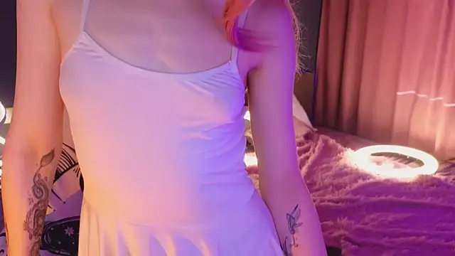 Snapshot of SandraBoyl chatting on 02-21-25, 04:18 SandraBoyl online show from 02-21-25, 04:18