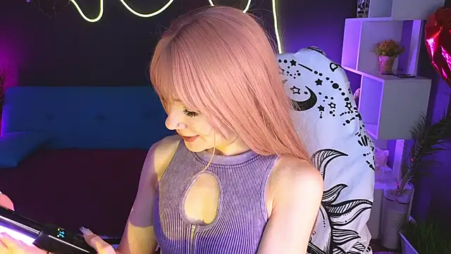 Snapshot of SandraBoyl chatting on 03-08-25, 01:17 SandraBoyl online show from 03-08-25, 01:17