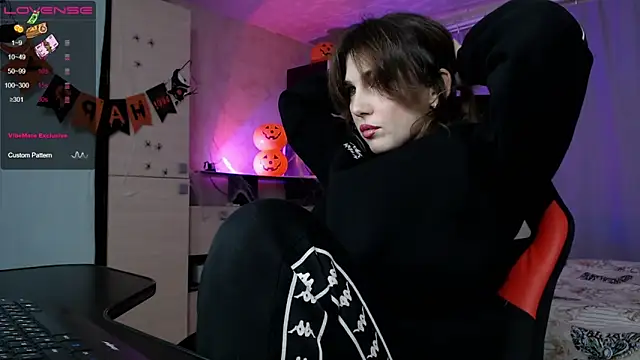 Daniela Cooperr online show from 11-05-25, 05:05