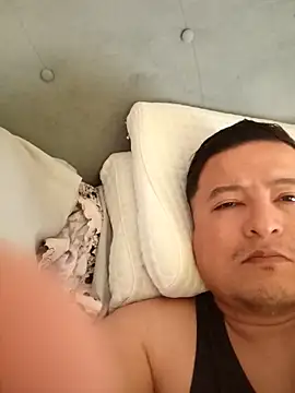 Snapshot of LusoCol chatting on 10-20-25, 10:38 LusoCol online show from 10-20-25, 10:38