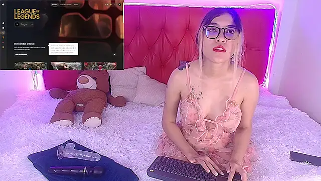 Snapshot of Little_Cuttie_ chatting on 03-03-25, 04:32 Little Cuttie online show from 03-03-25, 04:32