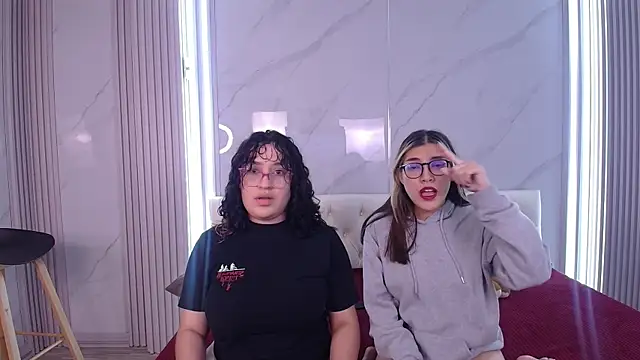 Snapshot of Little_Cuttie_ chatting on 09-15-25, 03:51 Little Cuttie online show from 09-15-25, 03:51