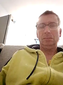 Snapshot of Anastasio33 chatting on 09-19-25, 04:44 Anastasio33 online show from 09-19-25, 04:44