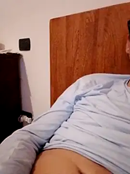 Snapshot of Anastasio33 chatting on 10-25-25, 07:14 Anastasio33 online show from 10-25-25, 07:14