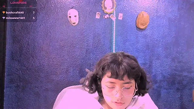 Snapshot of NinaYellow chatting on 12-09-24, 06:25 NinaYellow online show from 12-09-24, 06:25