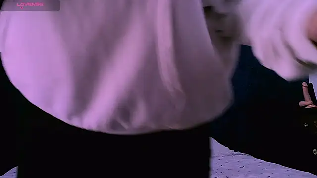 Snapshot of NinaYellow chatting on 01-21-25, 02:59 NinaYellow online show from 01-21-25, 02:59