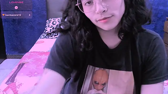 Snapshot of NinaYellow chatting on 10-22-25, 03:55 NinaYellow online show from 10-22-25, 03:55