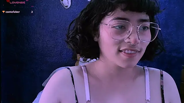 Snapshot of NinaYellow chatting on 01-27-25, 07:03 NinaYellow online show from 01-27-25, 07:03