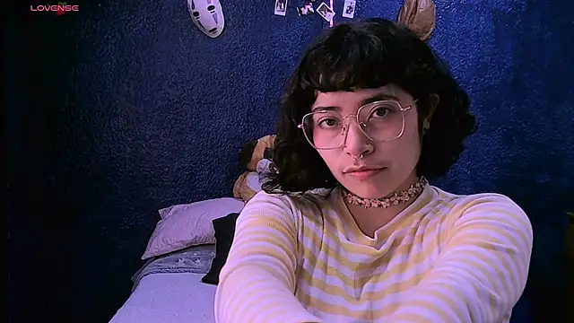 Snapshot of NinaYellow chatting on 02-12-25, 02:54 NinaYellow online show from 02-12-25, 02:54