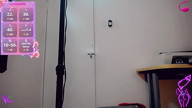 Amanda Cax online show from 10-15-25, 07:11