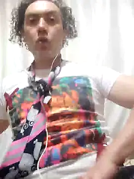 Snapshot of BeautifulAss83 chatting on 12-05-24, 09:33 BeautifulAss83 online show from 12-05-24, 09:33