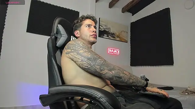 Snapshot of LucianSinclair chatting on 09-28-25, 12:17 LucianSinclair online show from 09-28-25, 12:17