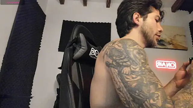 LucianSinclair online show from 04-10-26, 03:35