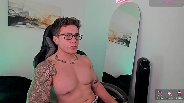 Snapshot of LucianSinclair chatting on 01-22-25, 12:06 LucianSinclair online show from 01-22-25, 12:06