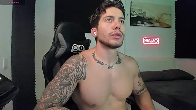 LucianSinclair online show from 11-29-25, 02:23