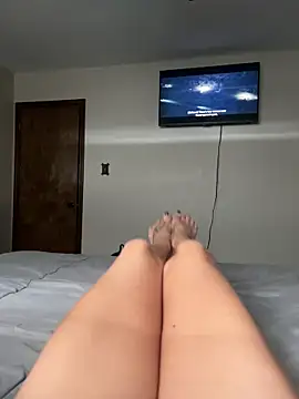 Snapshot of Everlyrose27 chatting on 10-10-25, 02:18 Everlyrose27 online show from 10-10-25, 02:18