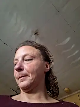 Snapshot of Everlyrose27 chatting on 12-22-25, 07:36 Everlyrose27 online show from 12-22-25, 07:36