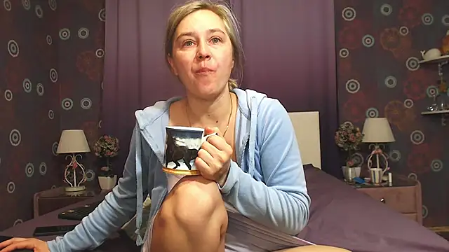 SquirtyAlice online show from 03-17-25, 03:47