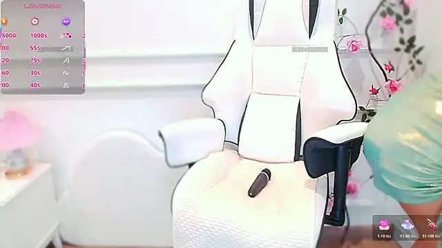 Snapshot of PimChanOK chatting on 06-25-26, 02:33 PimChanOK online show from 06-25-26, 02:33