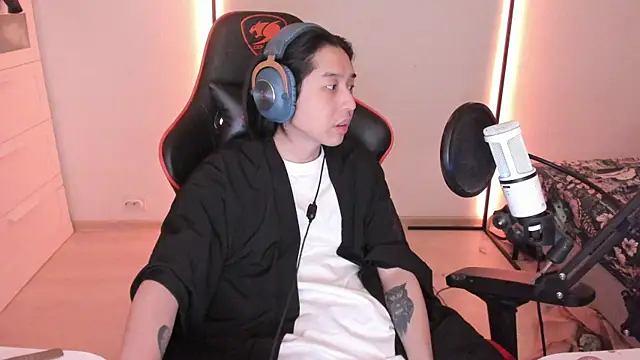 wexlee7 online show from 01-12-26, 12:39