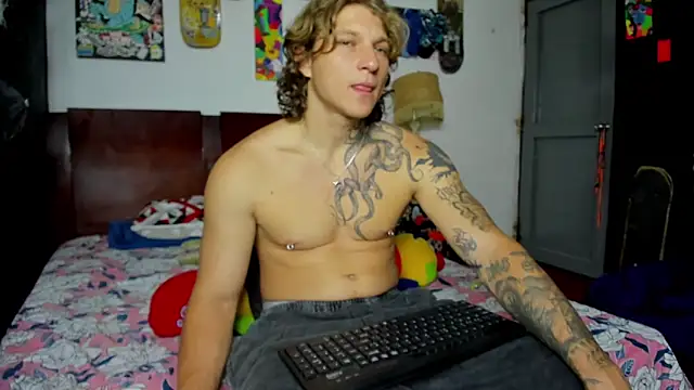 Tom Krakow online show from 11-28-25, 03:45