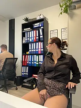 Hii Lolla online show from 09-18-25, 06:05