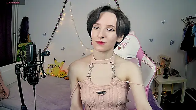 Snapshot of Violet_Veliya chatting on 12-04-24, 04:10 Violet Veliya online show from 12-04-24, 04:10