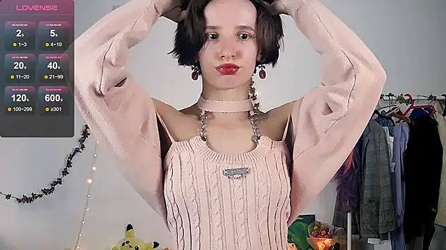 Snapshot of Violet_Veliya chatting on 09-19-25, 03:27 Violet Veliya online show from 09-19-25, 03:27