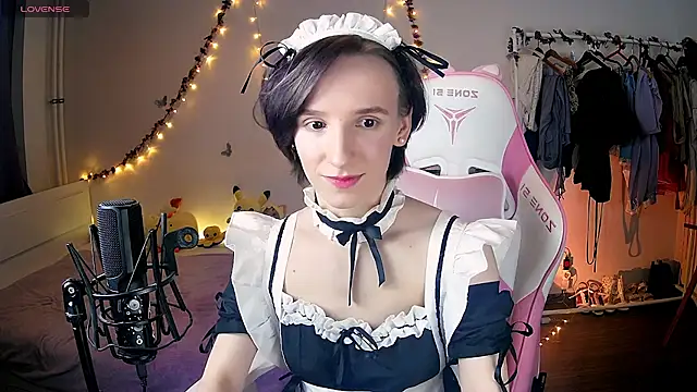 Snapshot of Violet_Veliya chatting on 02-02-25, 03:49 Violet Veliya online show from 02-02-25, 03:49