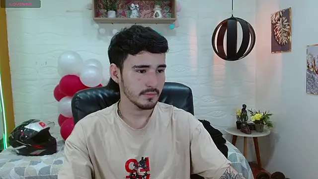 Snapshot of DmitriSanders chatting on 02-26-25, 08:36 DmitriSanders online show from 02-26-25, 08:36