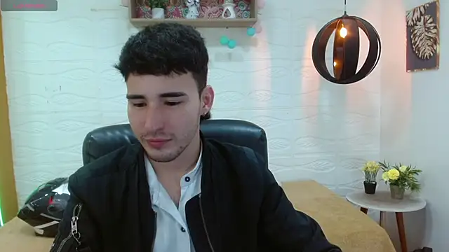 Snapshot of DmitriSanders chatting on 03-14-25, 08:38 DmitriSanders online show from 03-14-25, 08:38