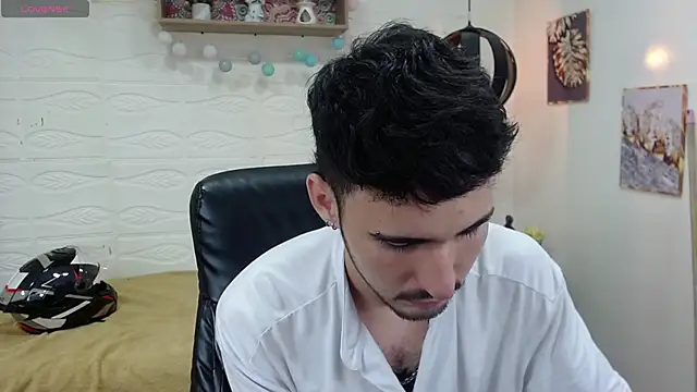 Snapshot of DmitriSanders chatting on 02-11-25, 02:46 DmitriSanders online show from 02-11-25, 02:46